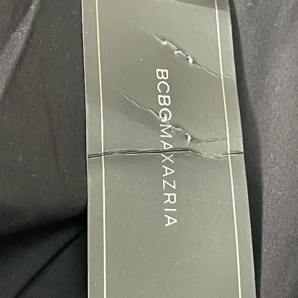 BCBG skirt size 2 new‎ - Picture 6 of 7